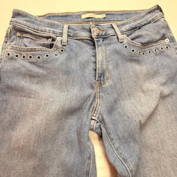 Distressed, Levi’s 711 Skinny Jeans | Grommet Detail Light Wash Raw Hem |Size 30 - Picture 5 of 10